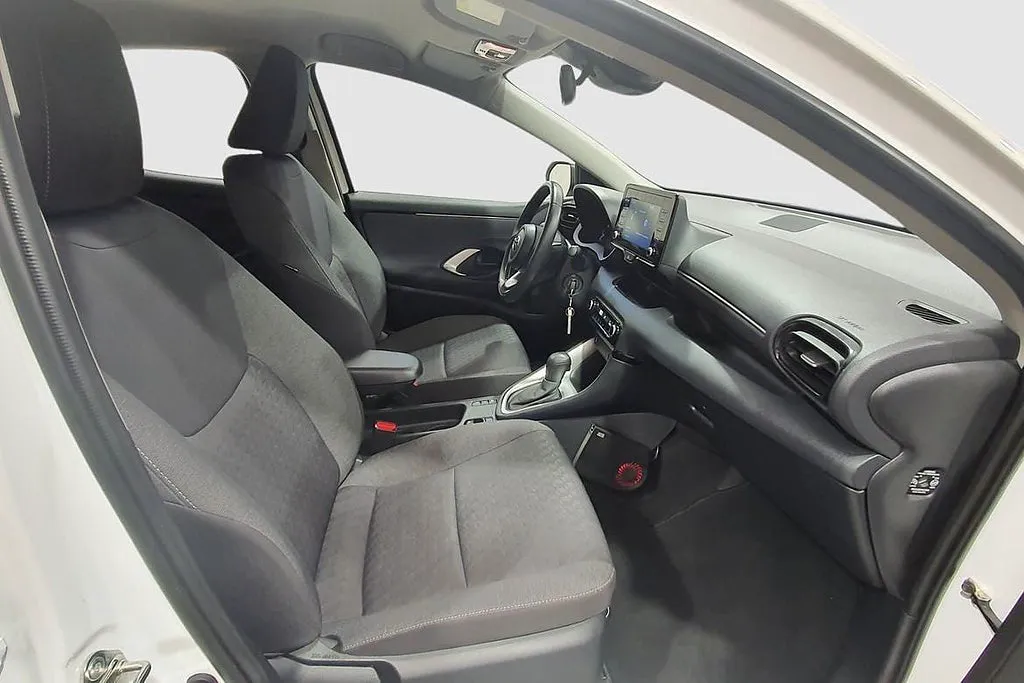 Vehicle image 16