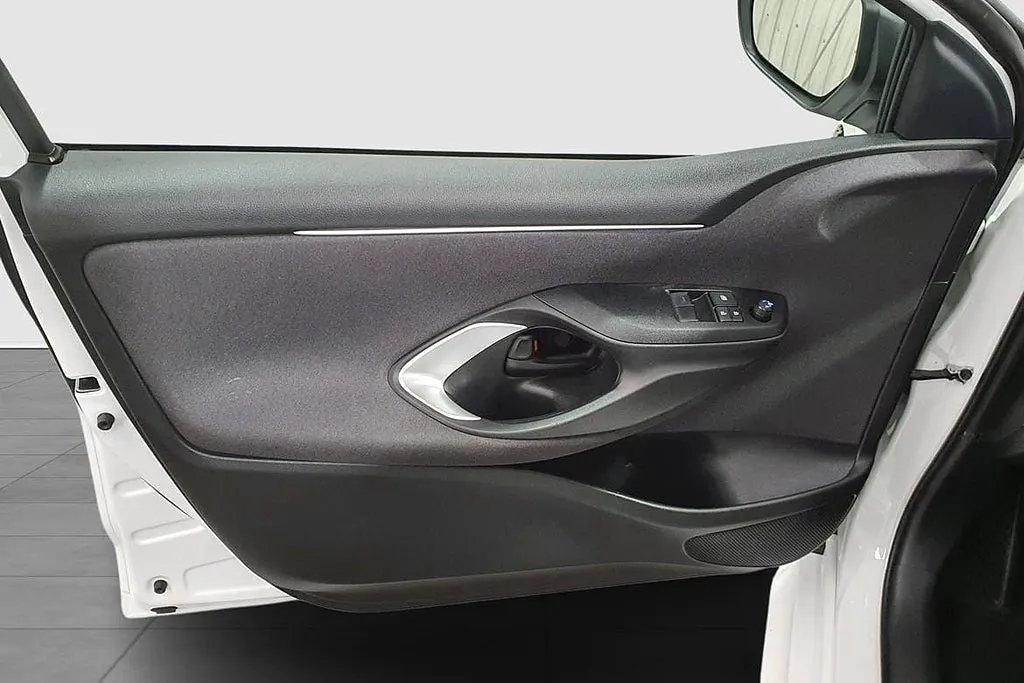Vehicle image 20