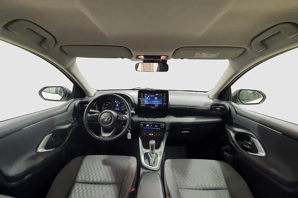 Vehicle image 14