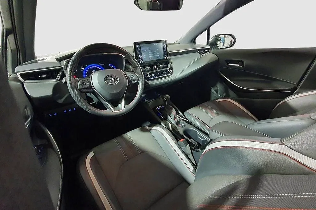Vehicle image 12