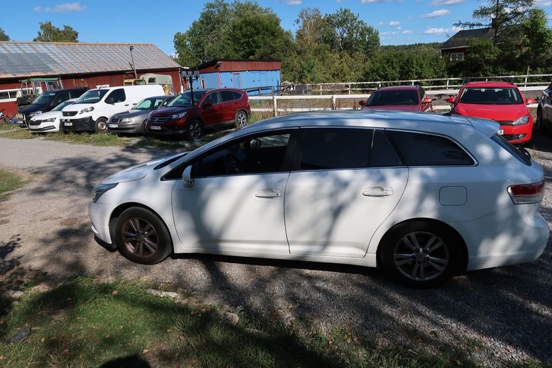 Toyota Avensis bild 3