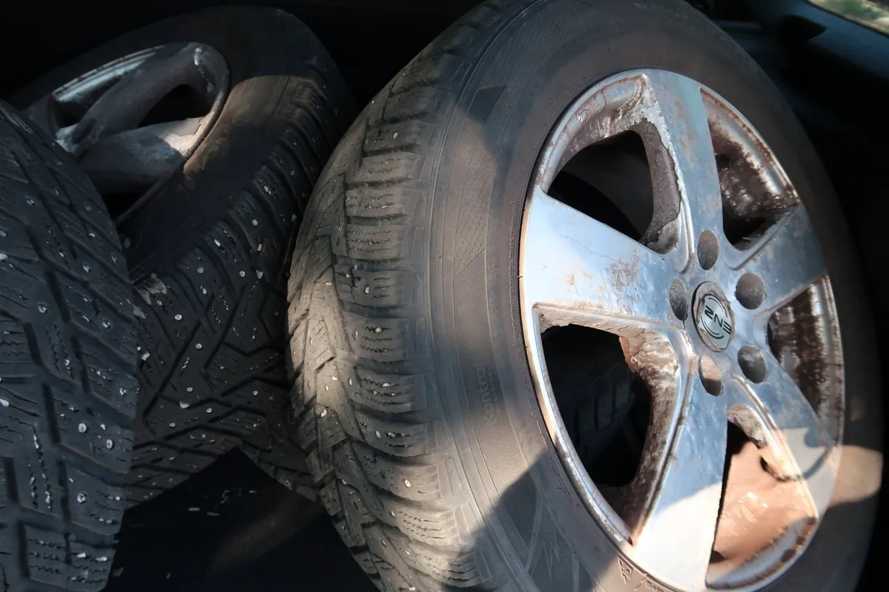 Vehicle image 6