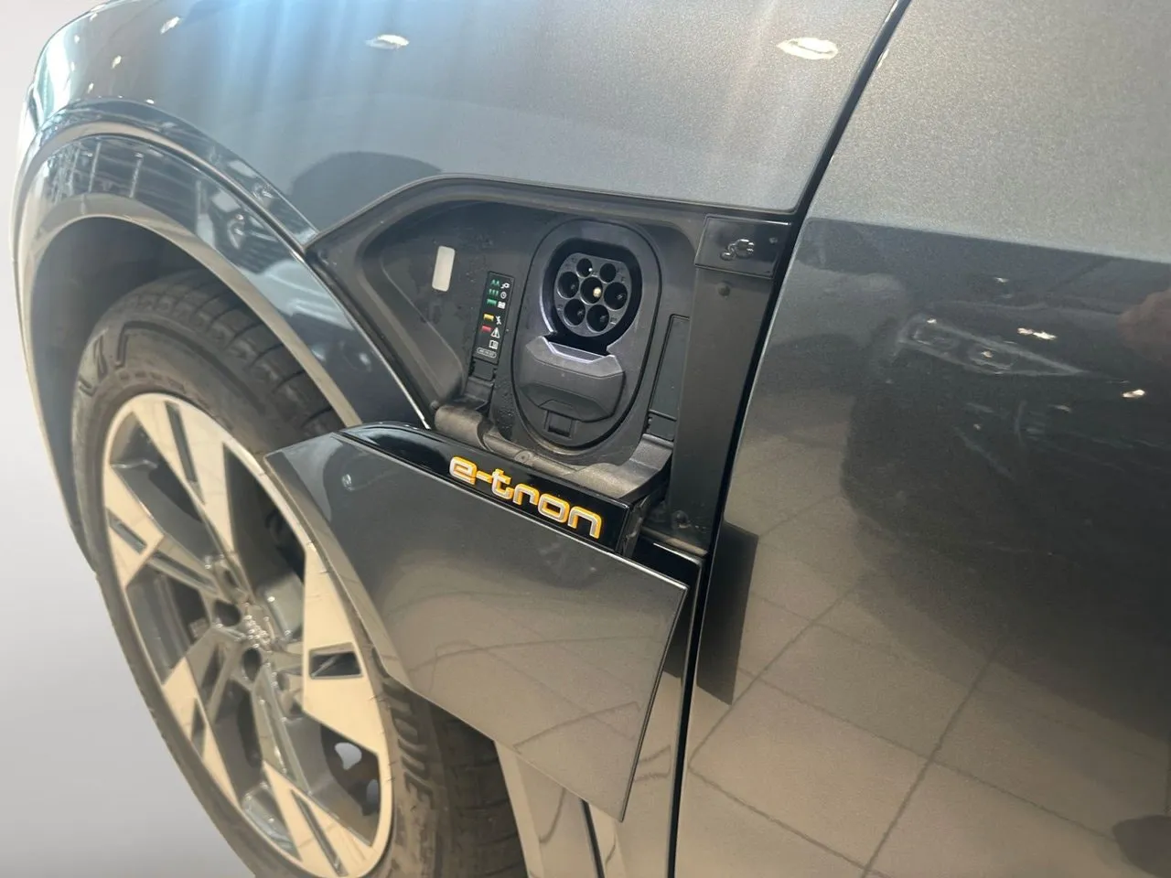 Vehicle image 20