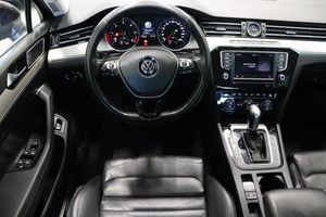 Volkswagen Passat bild 13