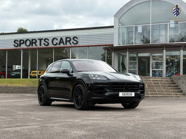 Porsche Cayenne E-Hybrid TipTronic S / Utr. för 389.900 kr - 2025