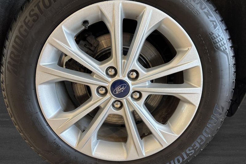 Ford Kuga bild 12