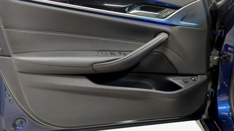 BMW 530 bild 11