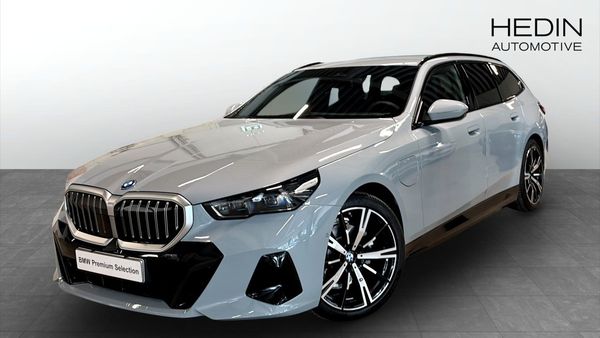 BMW 530 e xDrive Touring M Sport B & W Drag Driving Ass Plus - 2026
