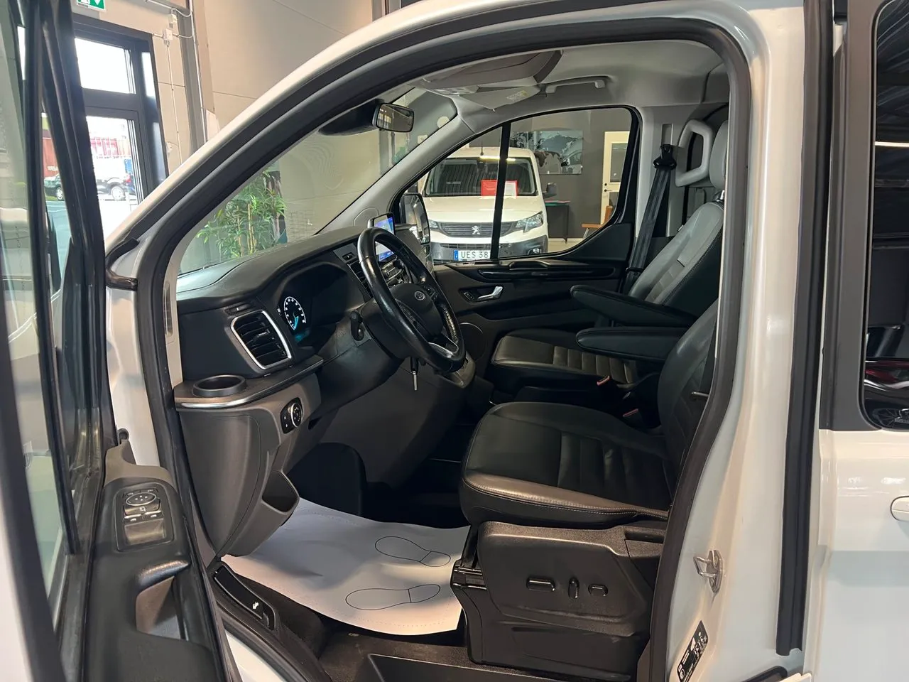 Vehicle image 20