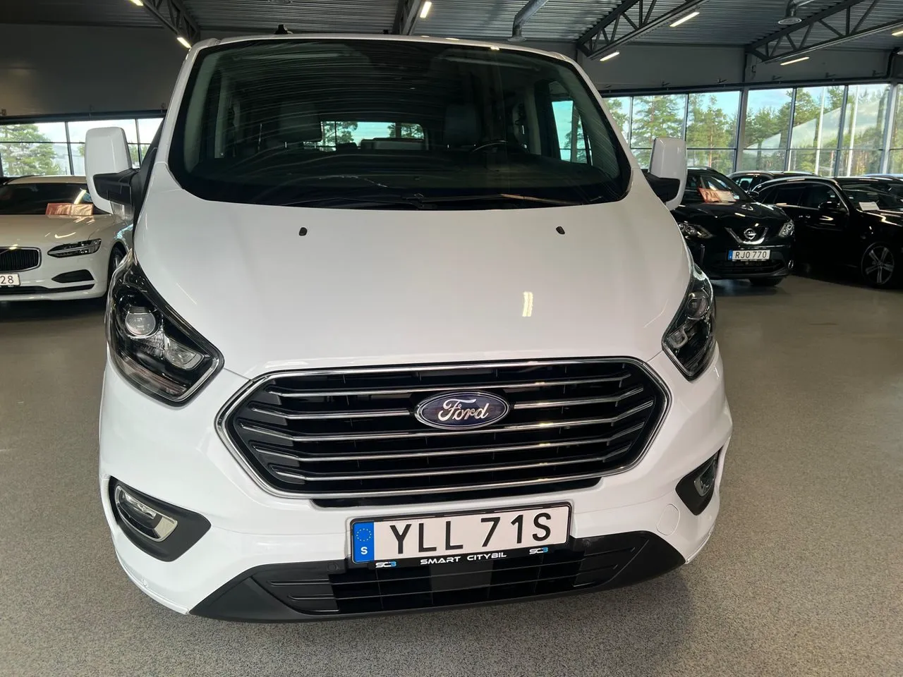 Vehicle image 8