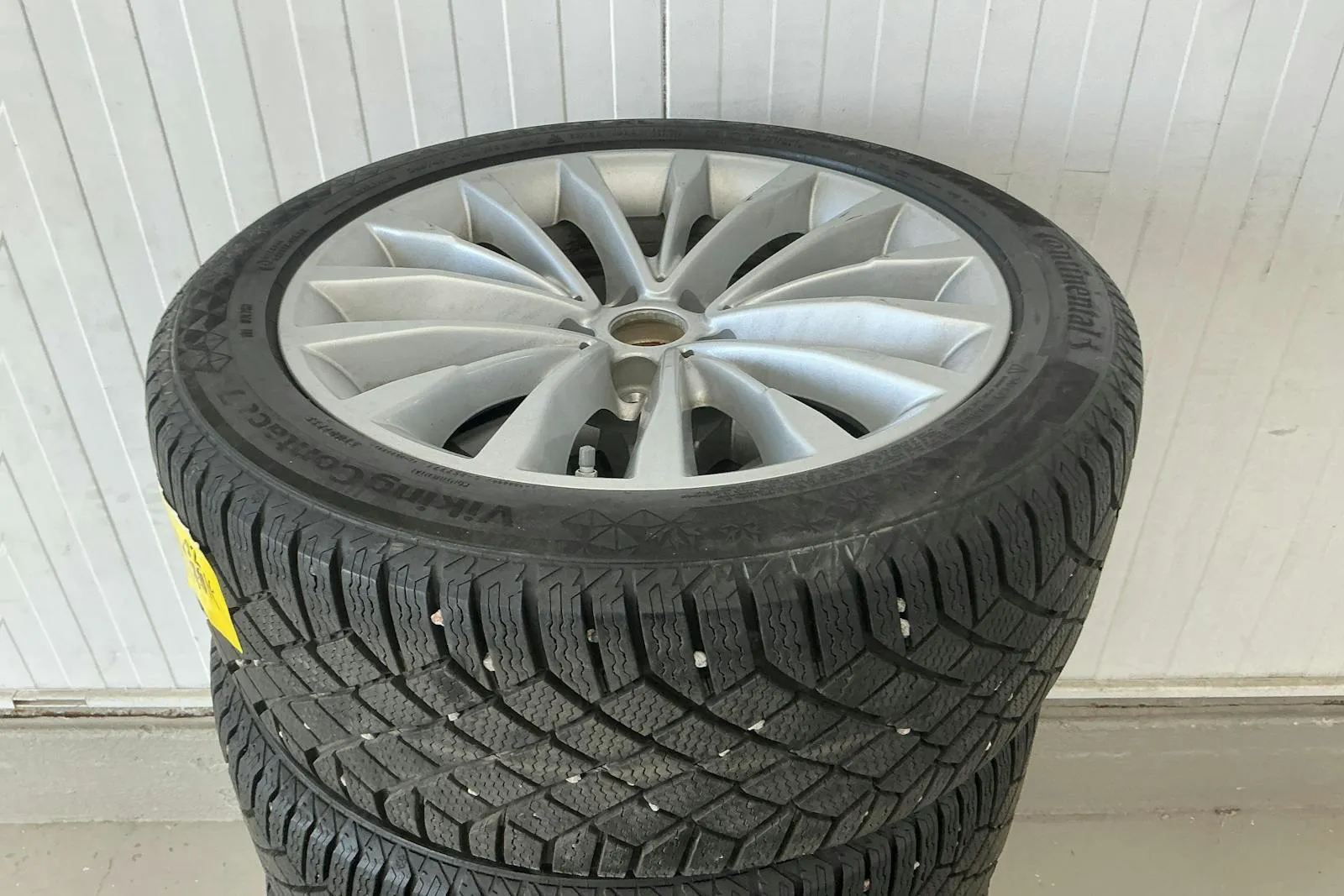 Vehicle image 20