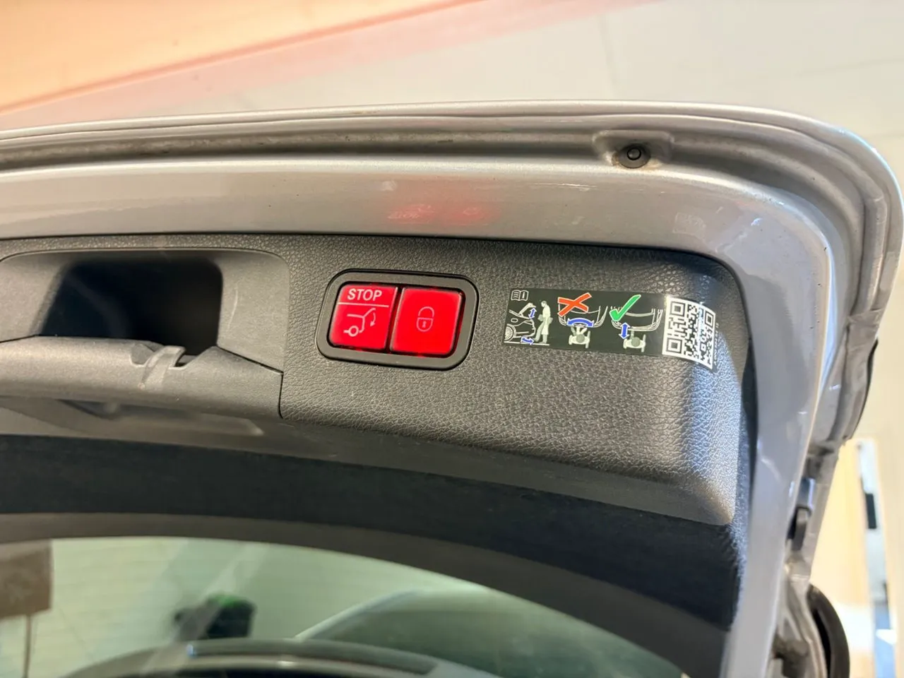 Vehicle image 28