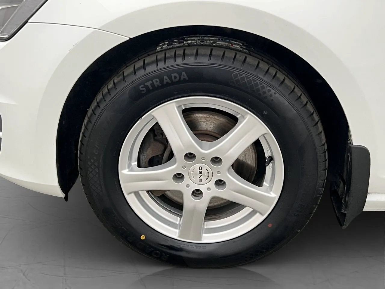 Vehicle image 21