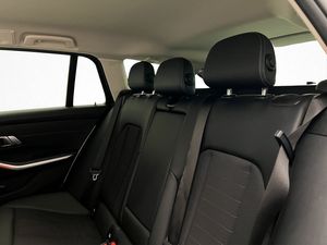BMW 320 bild 18