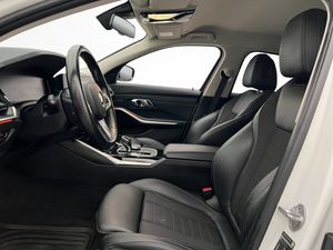 BMW 320 bild 12