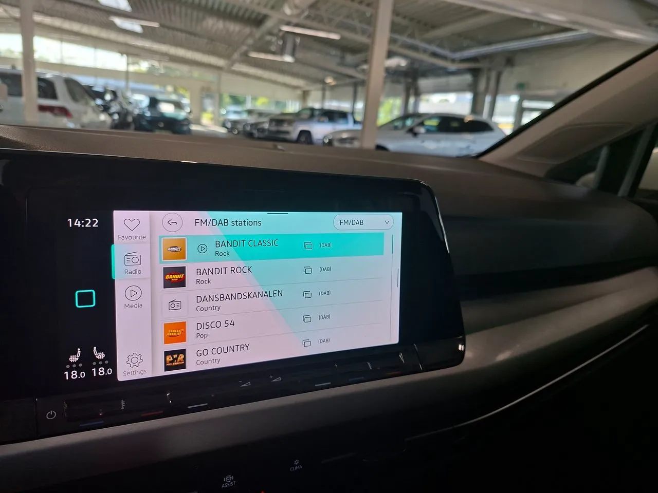 Vehicle image 15