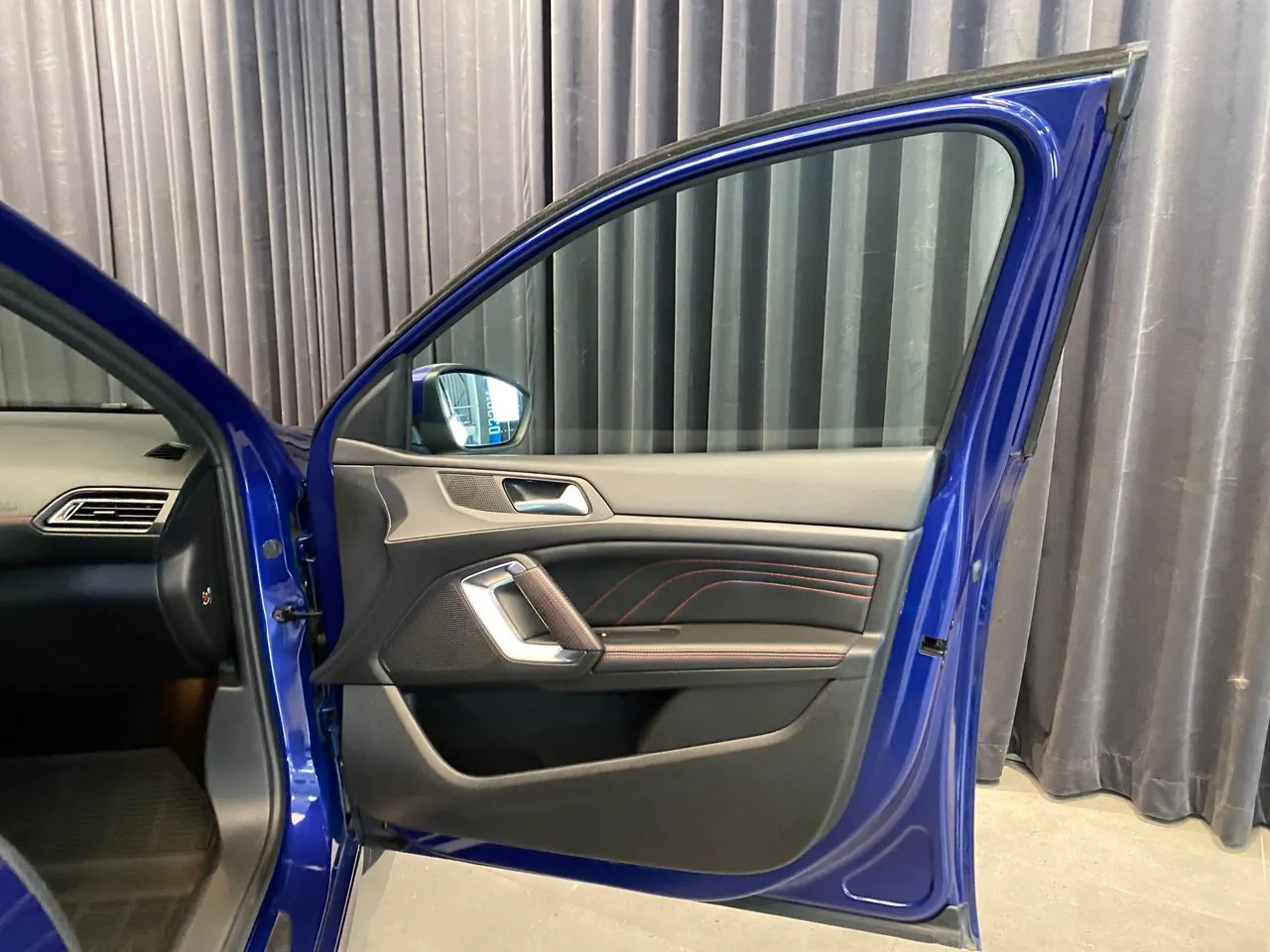 Vehicle image 22