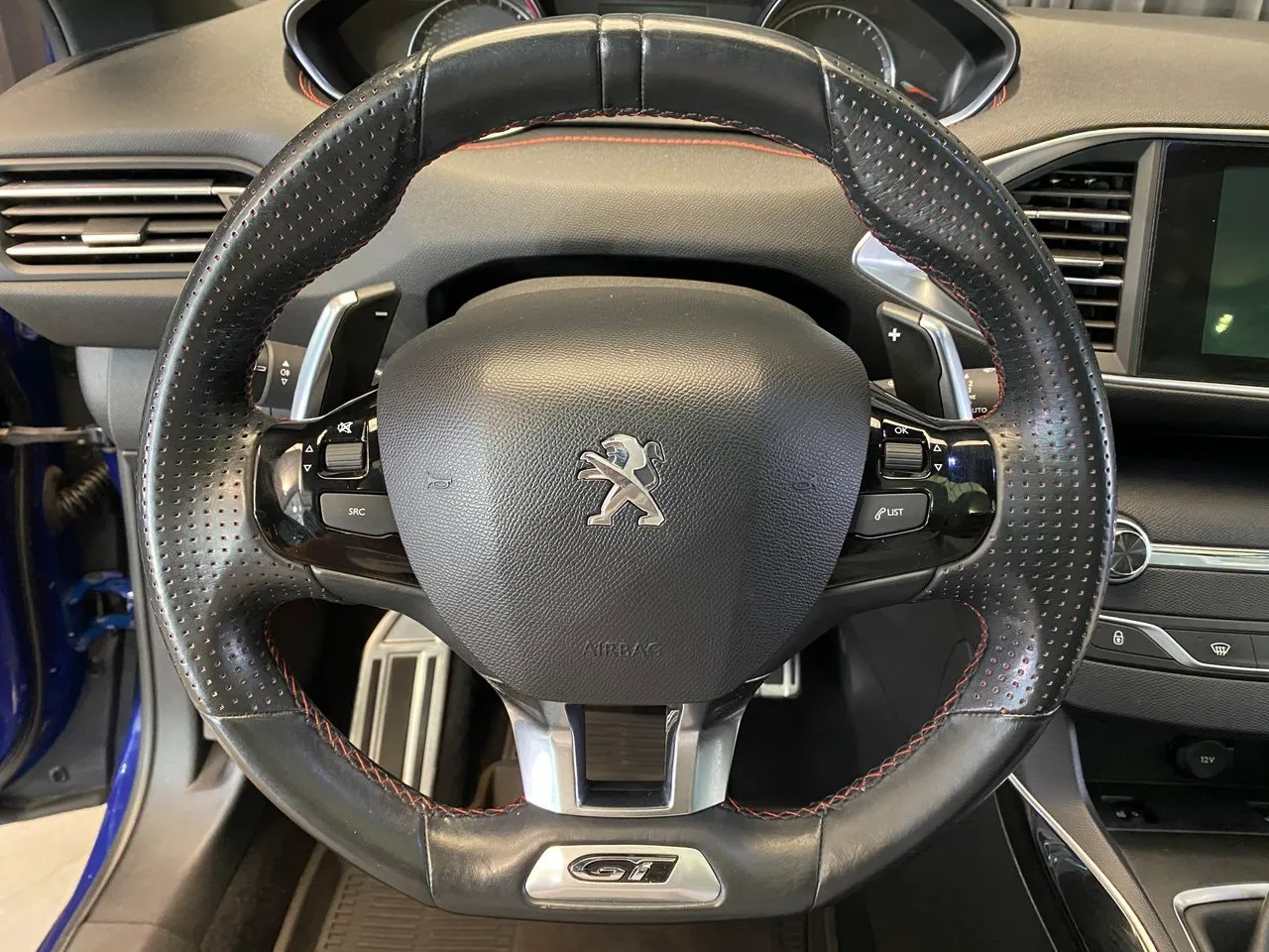 Vehicle image 30