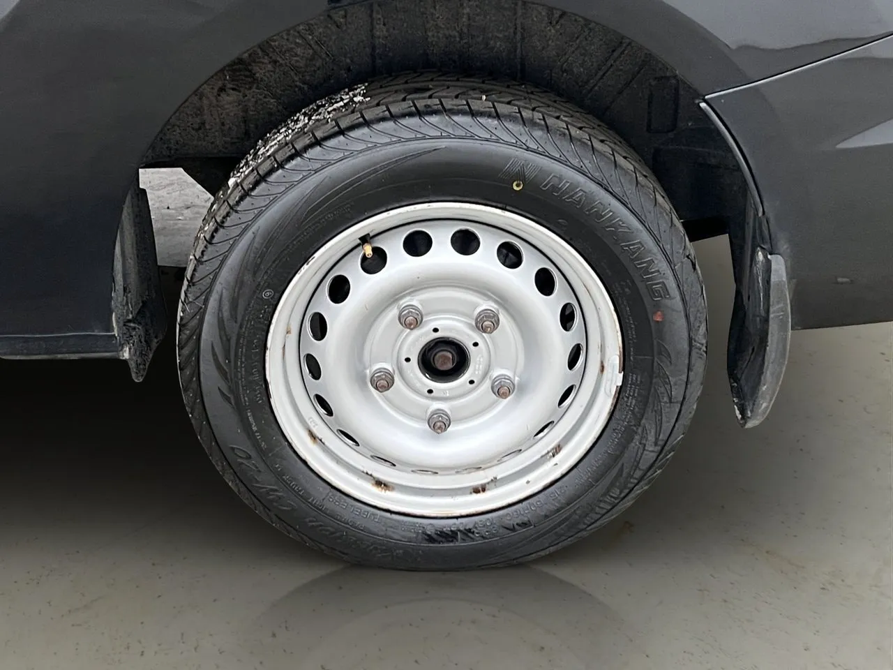 Vehicle image 26