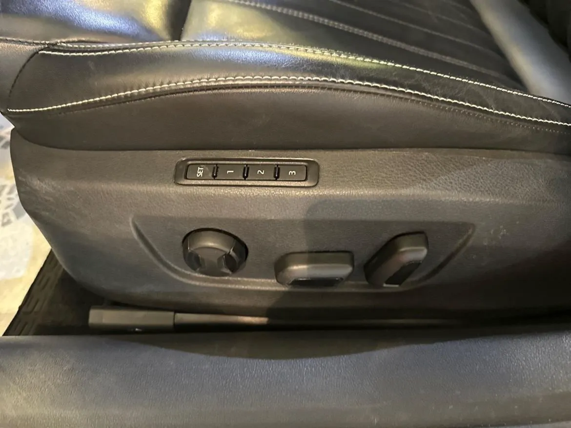 Vehicle image 22