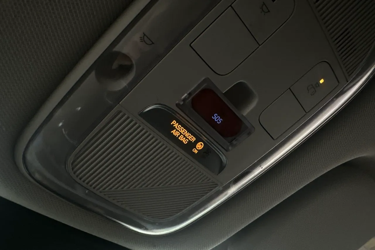 Vehicle image 35