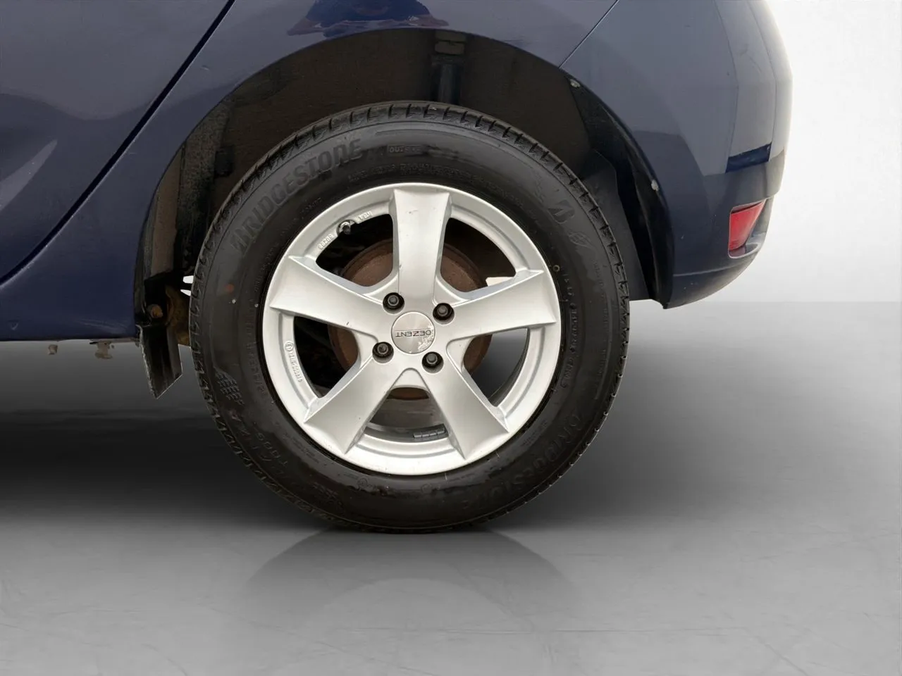 Vehicle image 21