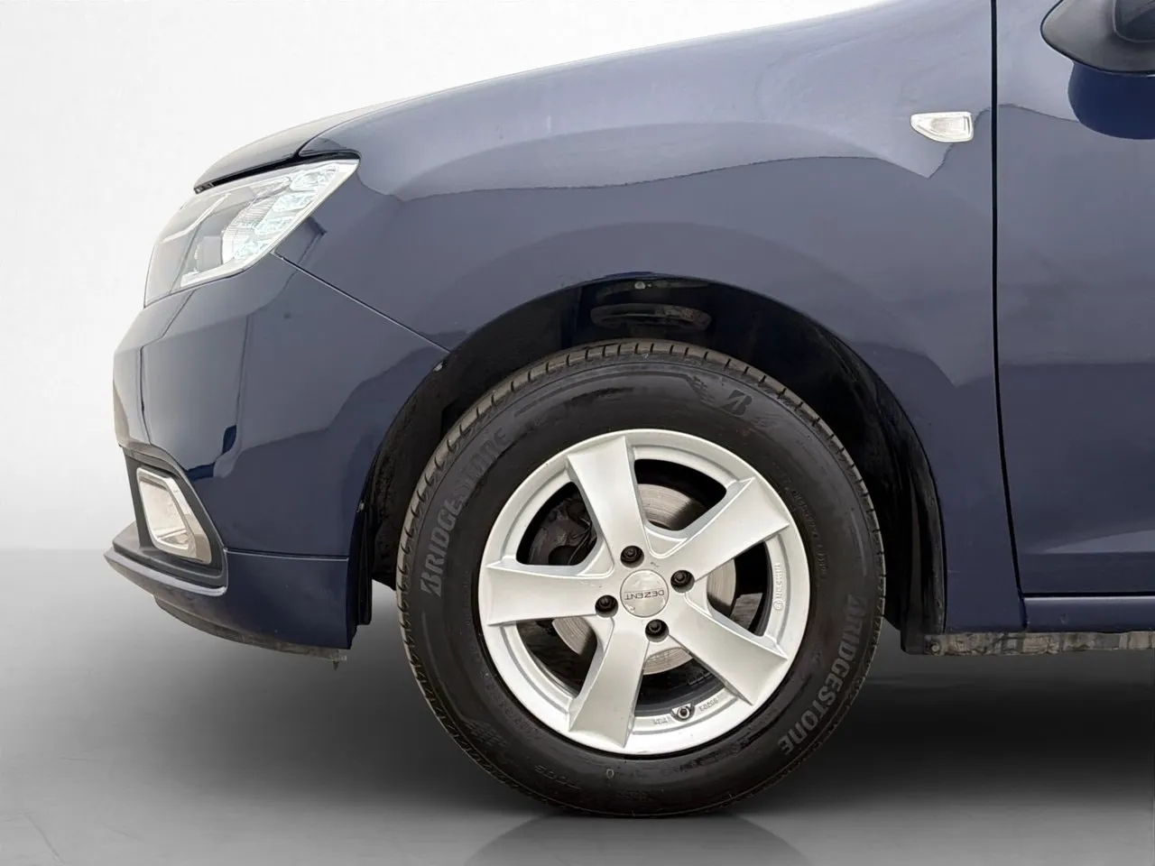 Vehicle image 20