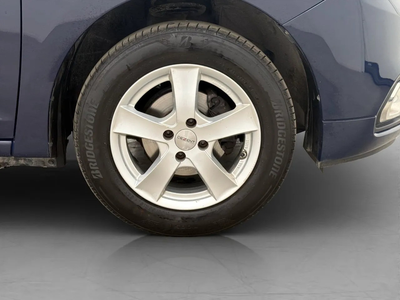 Vehicle image 23