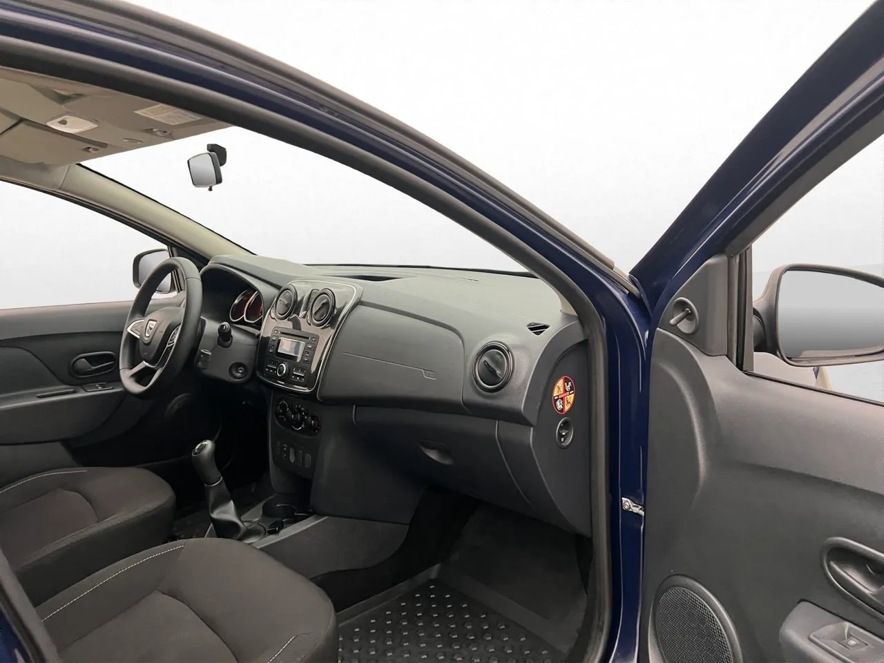 Vehicle image 17
