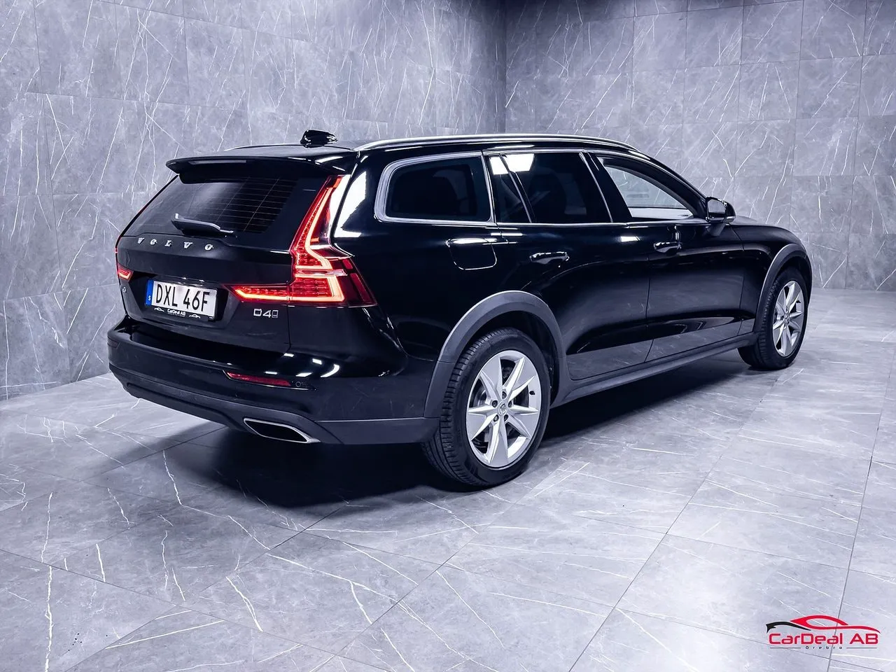 Vehicle image 6