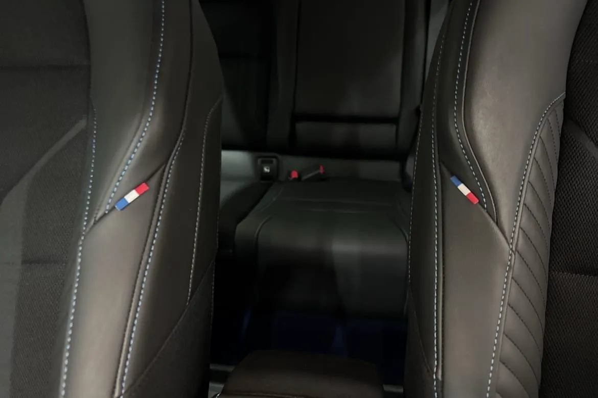 Vehicle image 21