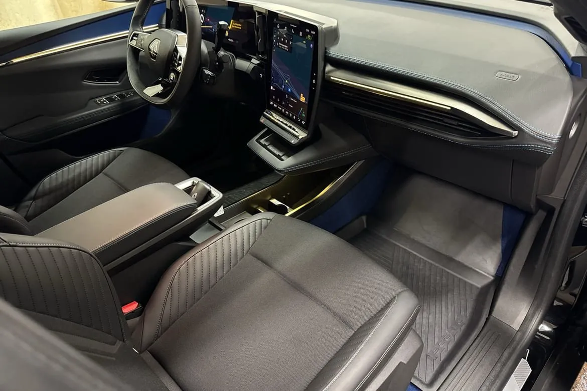 Vehicle image 19