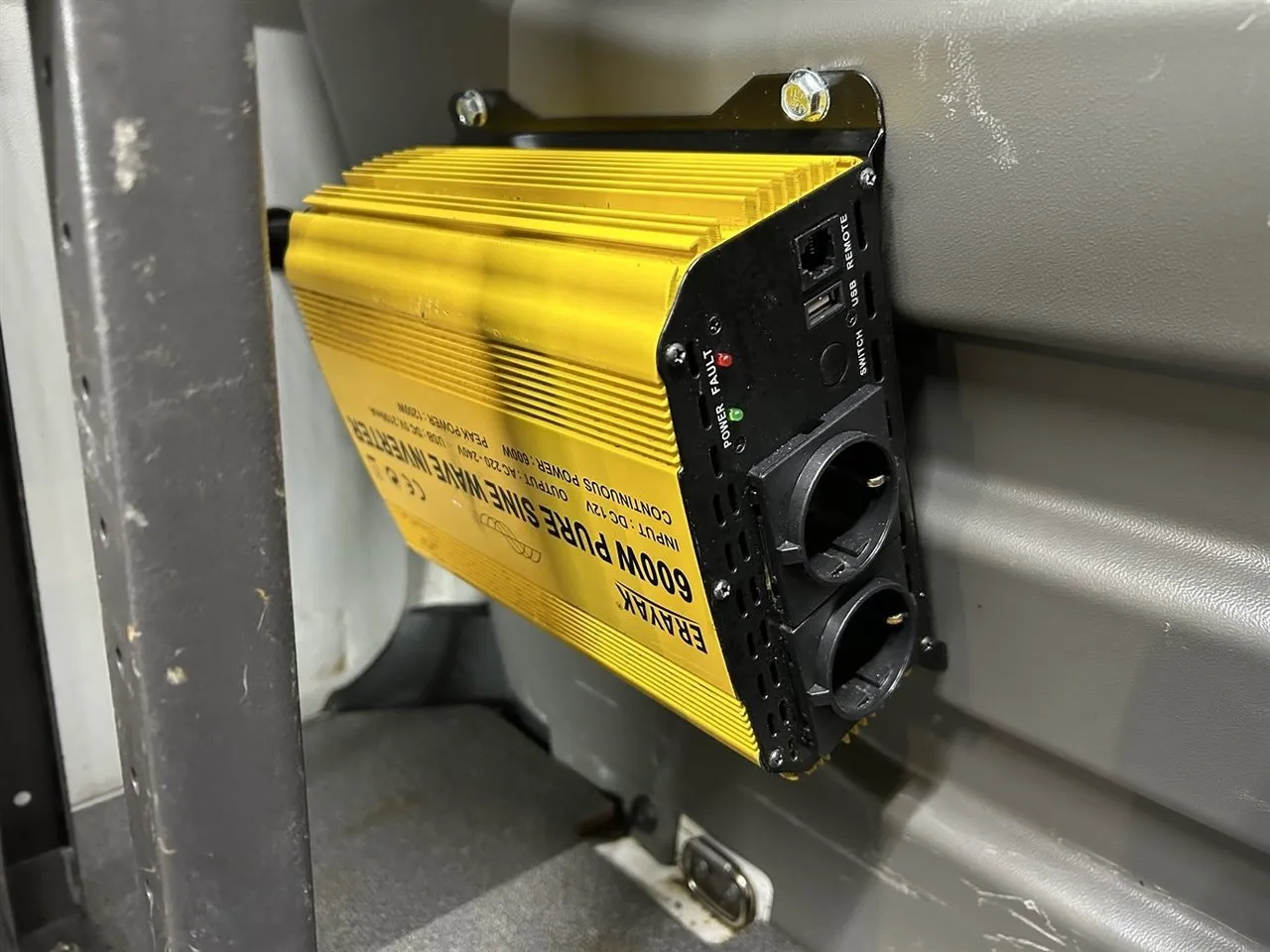 Vehicle image 18