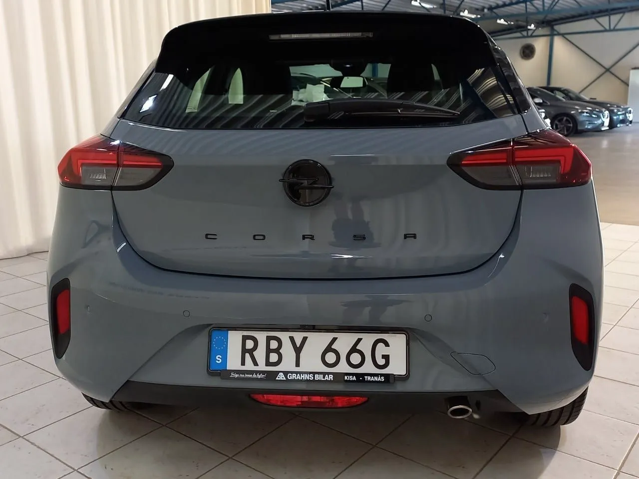Vehicle image 4