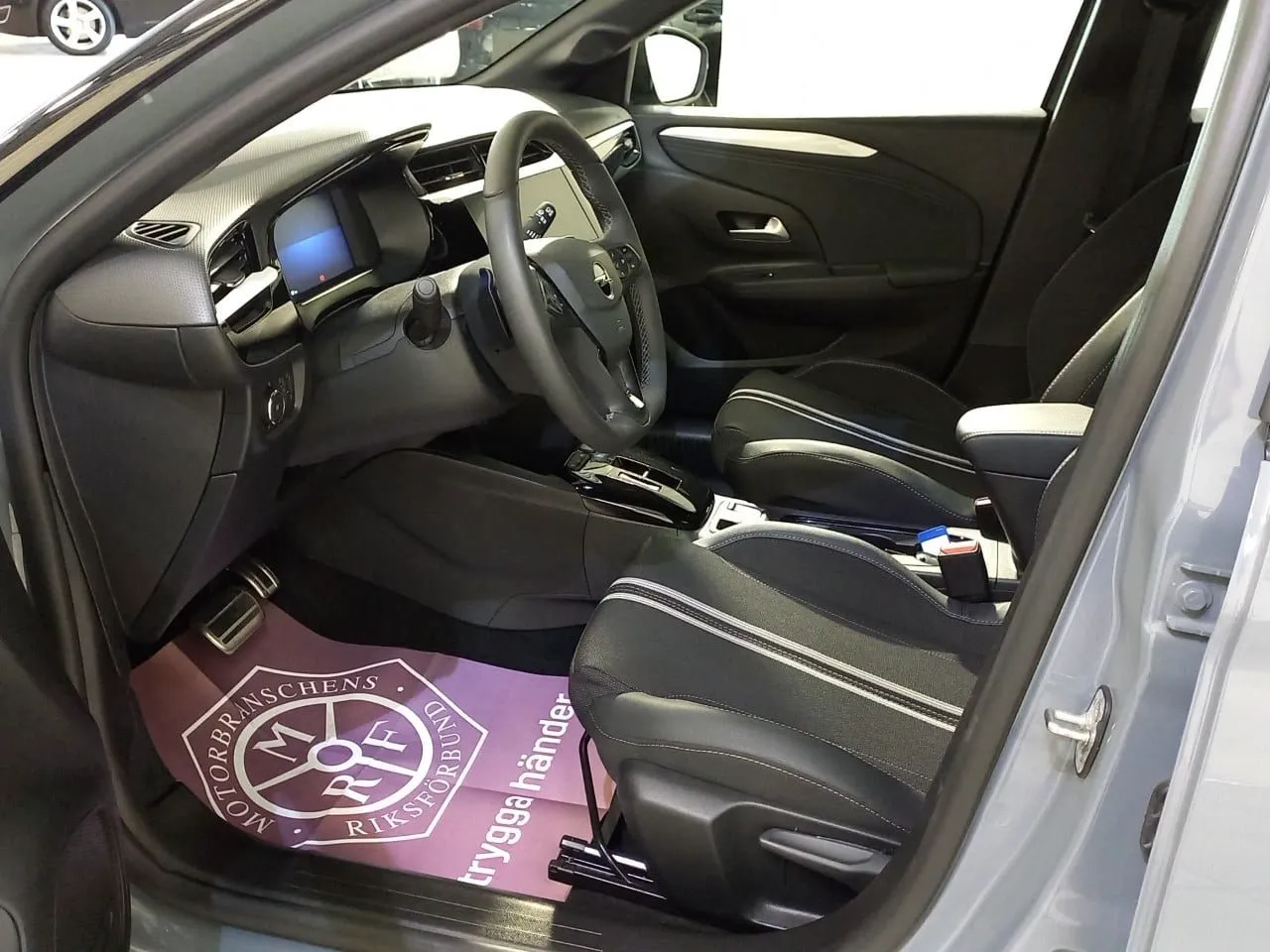 Vehicle image 8