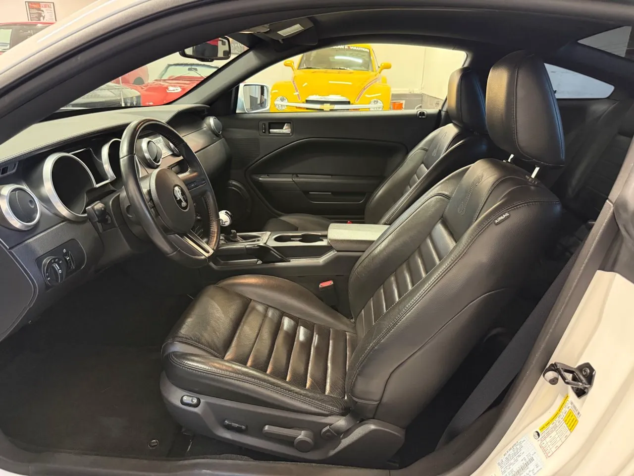 Vehicle image 25