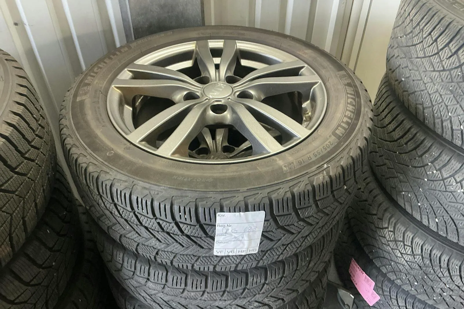 Vehicle image 11