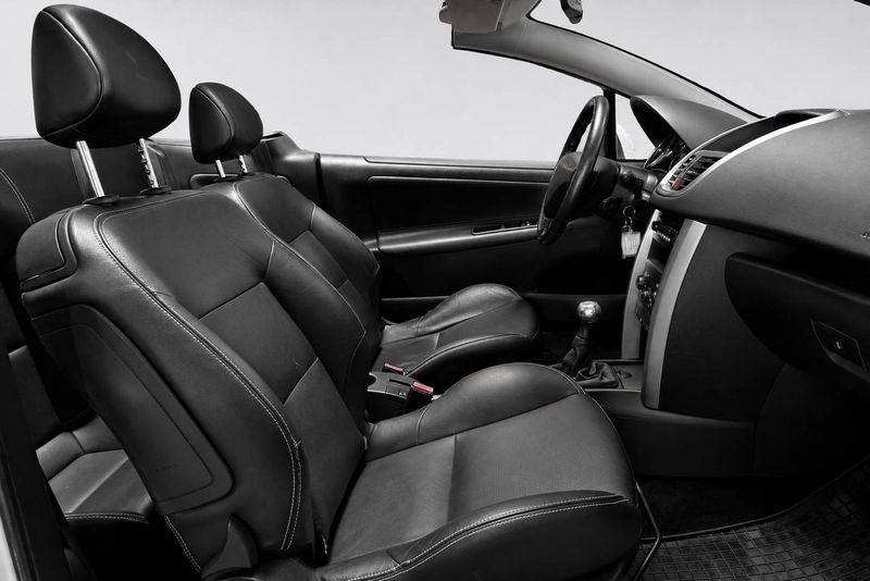 Peugeot 207 bild 12