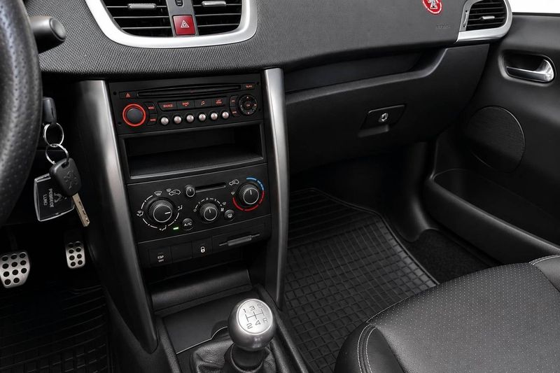Peugeot 207 bild 14
