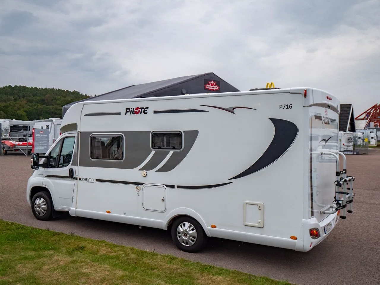 Vehicle image 21