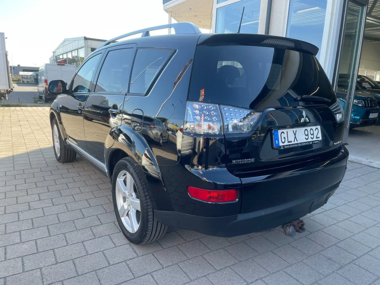 Vehicle image 6