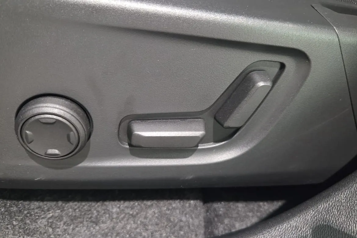 Vehicle image 38