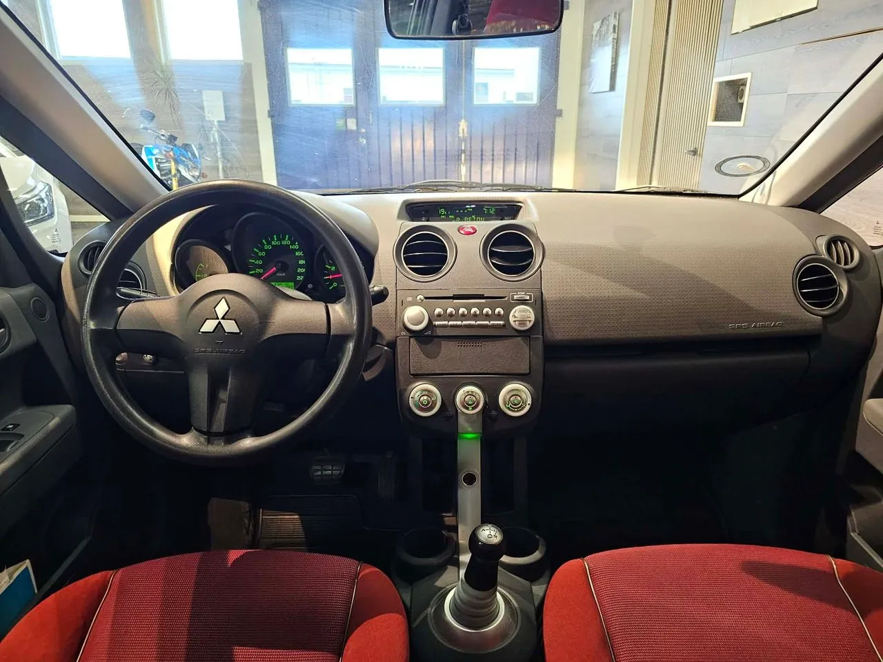 Vehicle image 7