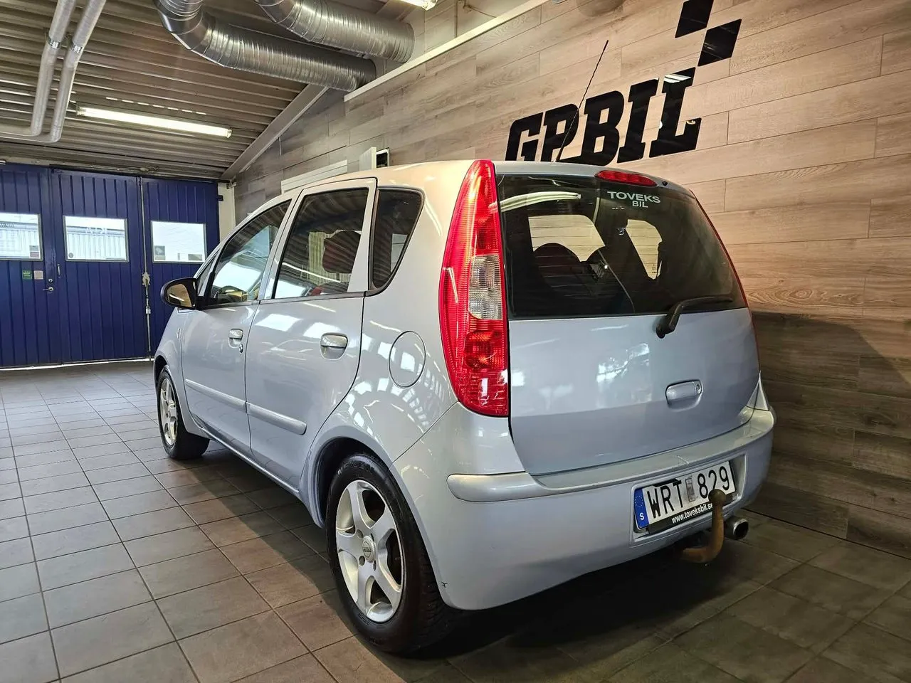 Vehicle image 2
