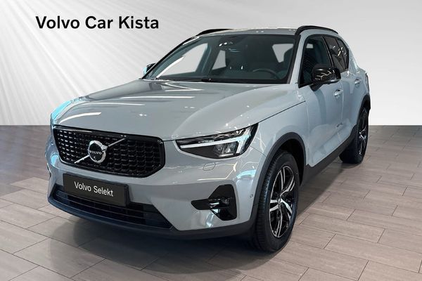 Volvo XC40 B3 FWD Bensin Plus Dark Carplay 360Kamera - 2026