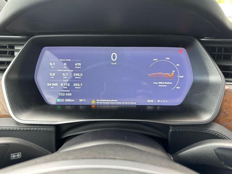 Tesla Model X bild 9