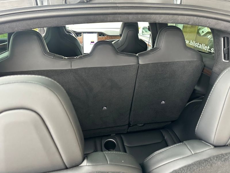 Tesla Model X bild 13