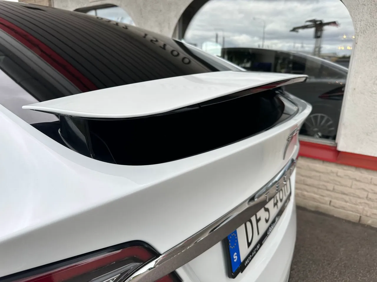 Vehicle image 23