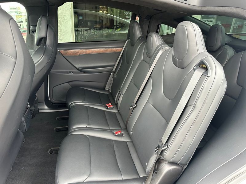 Tesla Model X bild 6