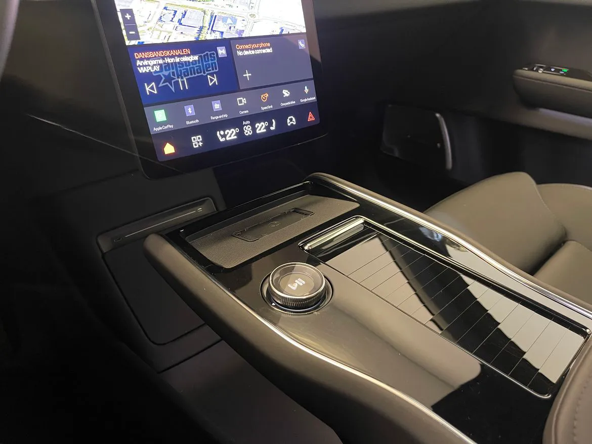 Vehicle image 22